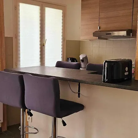 T2 Dernier Etage Avec Terrasse A 5 Min De La *