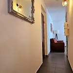 T2 Dernier étage Avec Terrasse à 5 Min De La Apartamento Nice