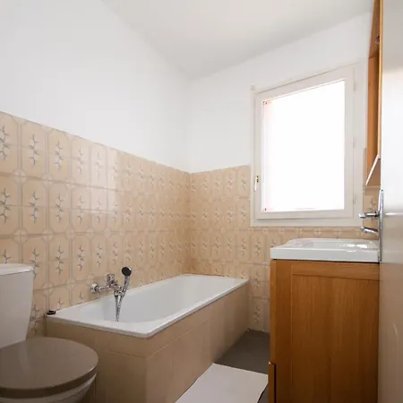 Apartamento T2 Dernier étage Avec Terrasse à 5 Min De La