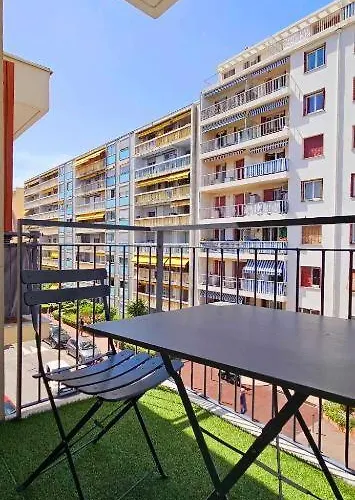 T2 Dernier Etage Avec Terrasse A 5 Min De La