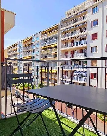 T2 Dernier étage Avec Terrasse à 5 Min De La
